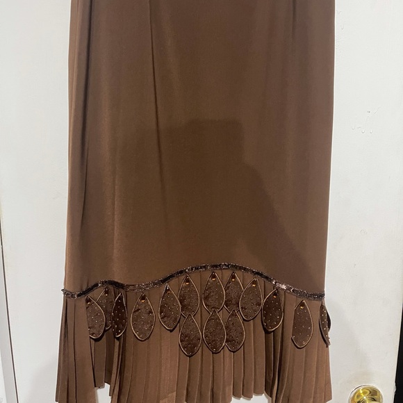 Brown 2 piece suit with jacket insert. - Picture 2 of 2